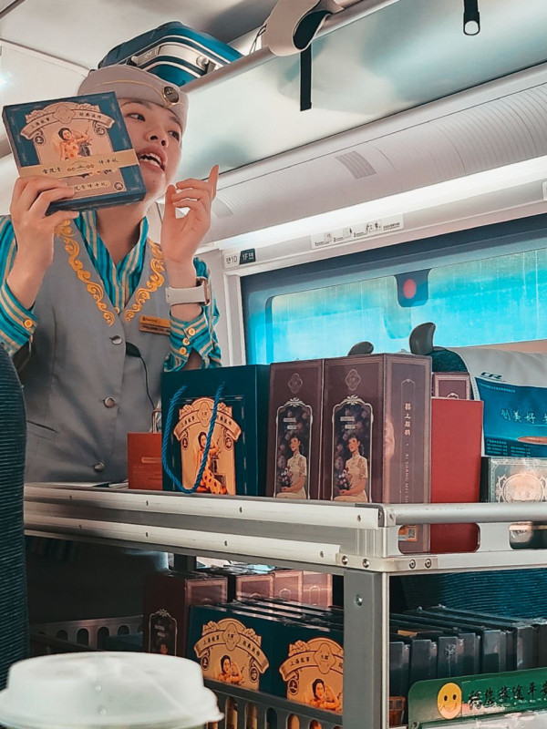 Про нечеловеческий голод, который испытывают люди в поездах дальнего следования от Kari Namiro - свежие новости на Toplenta по теме Даль