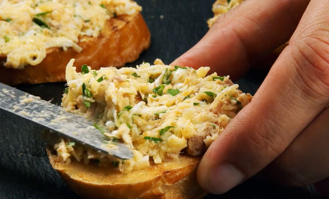 Намазки на хлеб из банки консервов. Делали на замену масла, а едим ложками - свежие новости на Toplenta по теме интересные идеи