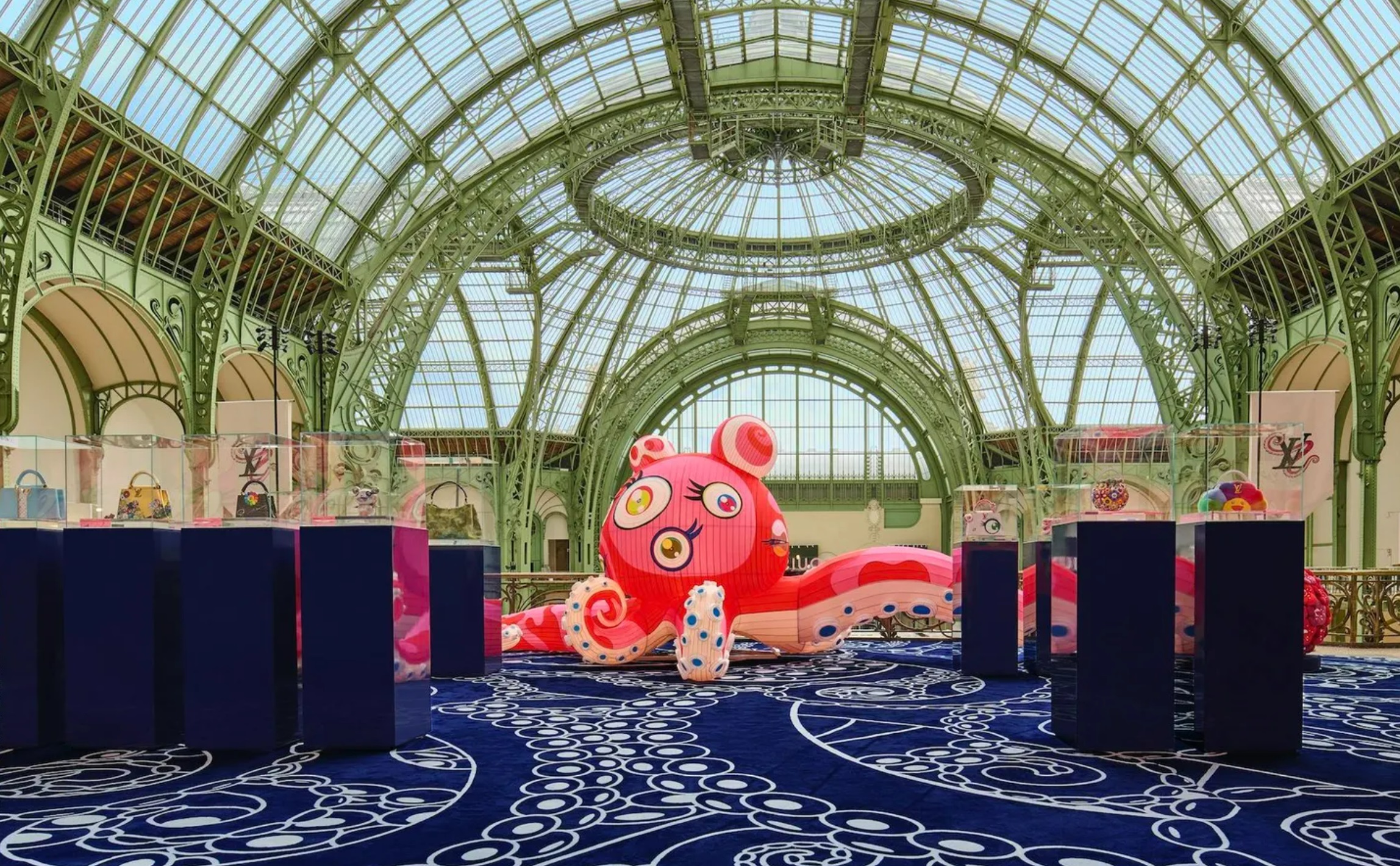 Розовый осьминог Мураками и новый рекорд Ива Кляйна: новости арт-рынка - свежие новости на Toplenta по теме life