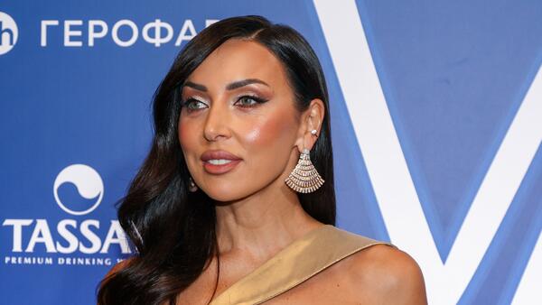 «Не мальчик, а чудо какое-то»: Алсу показала подросшего сына, лицо которого она скрывает - похожая новость на Toplenta