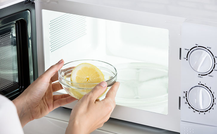 5 способностей микроволновки. Получаем лимонный сок и превращаем молоко в пену для капуччино - свежие новости на Toplenta по теме ликбез