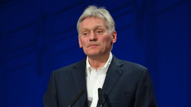 Россия отслеживает новости по урегулированию на Украине, заявил Песков - Общество на Toplenta