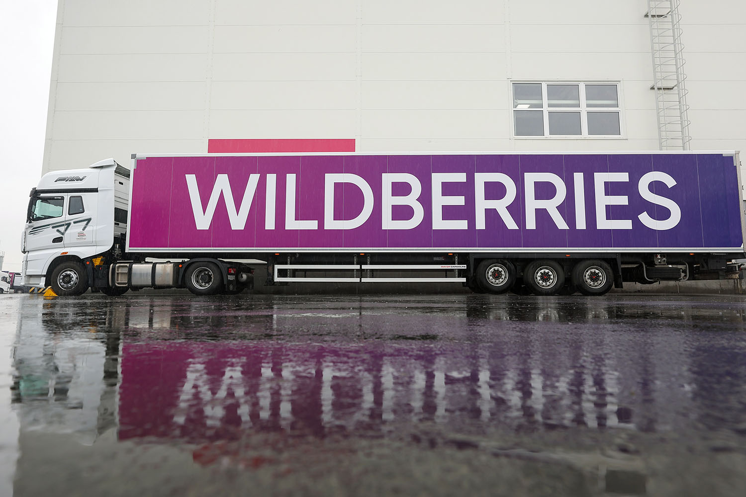 Неделя миллиардера: распродажа «Лукойла», обыски у Молчанова, отчаяние Струкова - похожая новость на Toplenta