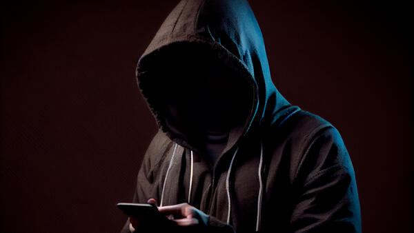 Названы три привычки, помогающие защититься от мошенников — освоят и пенсионер, и подросток - свежие новости на Toplenta по теме новости дизайна