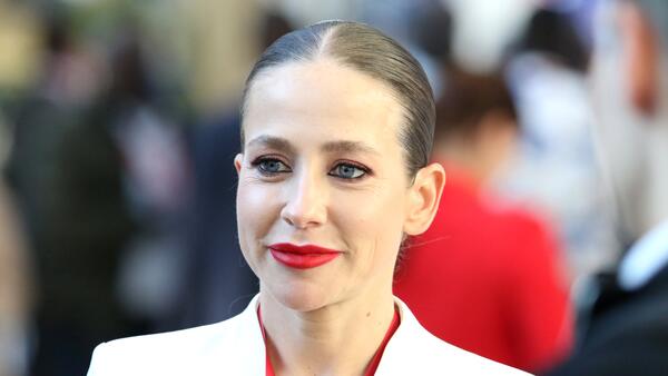 Поймавшая букет невесты Барановская рассказала о поиске жениха на сайте знакомств - свежие новости на Toplenta по теме ано