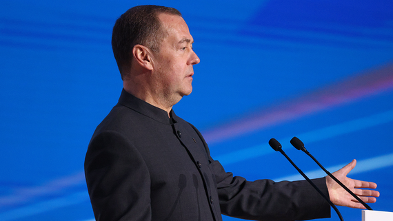 Медведев ответил на заявление Зеленского про мирный план Трампа - похожая новость на Toplenta