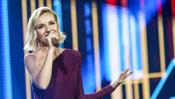 Мнение Гагариной о союзе с партнёром без высокого дохода - похожая новость на Toplenta