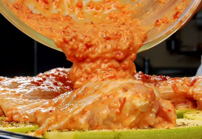 Кладем курицу на кабачок и запекаем вместе: вкусно, будто неделю не ели - свежие новости на Toplenta по теме интересные идеи