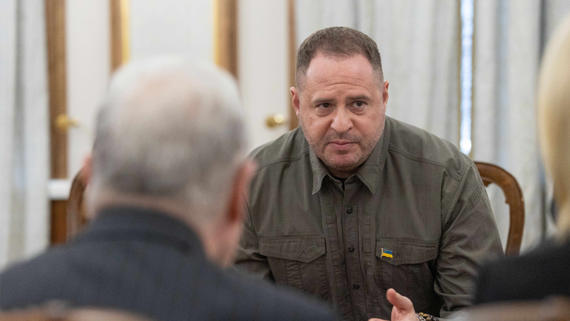 Зеленский не стал отправлять Ермака в отставку - Общество на Toplenta