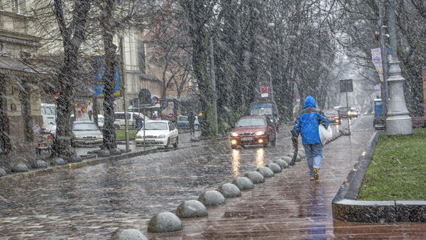 На улицу ни ногой! Синоптик Шувалов предсказал буйство природы на следующей неделе - похожая новость на Toplenta