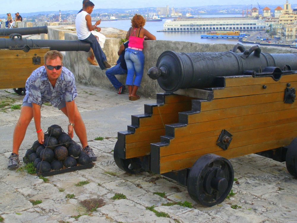 Про коварный заговор руководства армии США против Острова Свободы - похожая новость на Toplenta