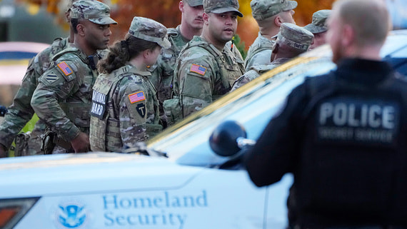 Эвакуация под угрозой: США остановили обработку заявок беженцев из Афганистана после стрельбы - похожая новость на Toplenta