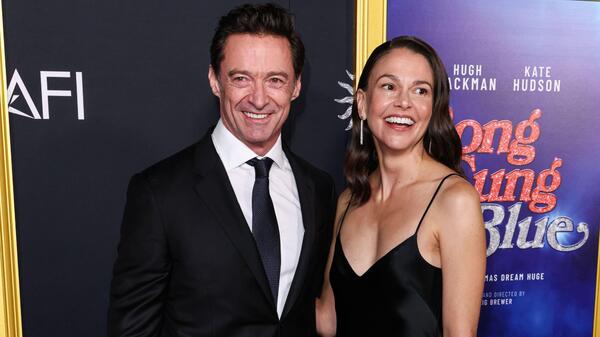 Хью Джекман подтвердил роман с Саттон Фостер и назвал её «настоящей волшебницей - свежие новости на Toplenta по теме с