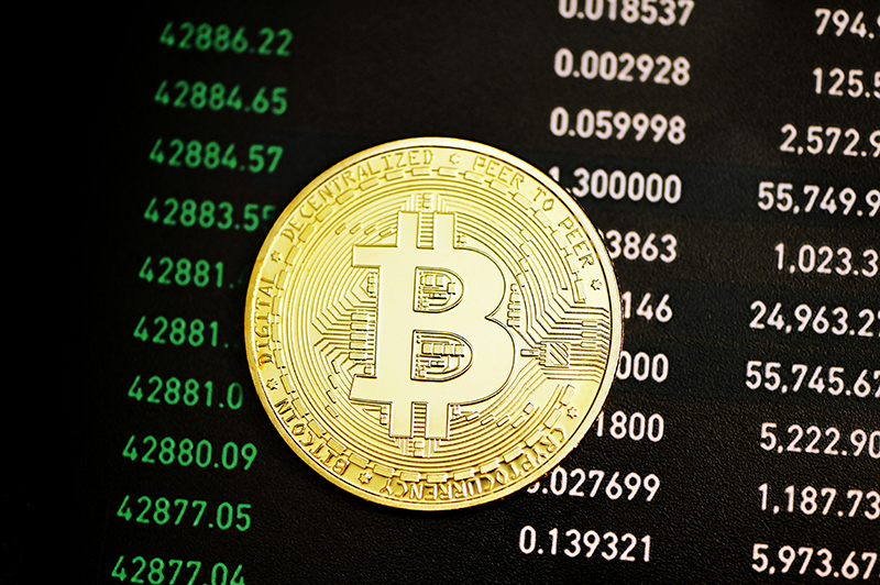 Биткоин вновь упал — и обнулил весь рост с начала года - свежие новости на Toplenta