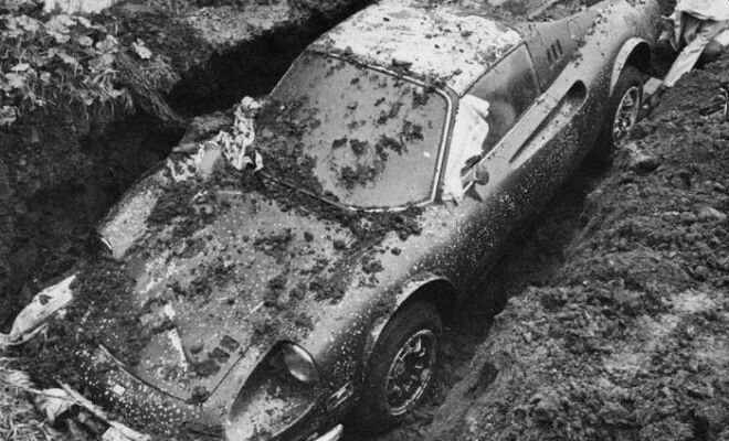 Раритетный Ferrari: как спустя 50 лет раскрыли тайну закопанного автомобиля - похожая новость на Toplenta