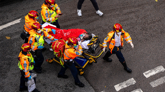 В Гонконге число жертв пожара достигло 65 человек, десятки остаются заблокированными - похожая новость на Toplenta