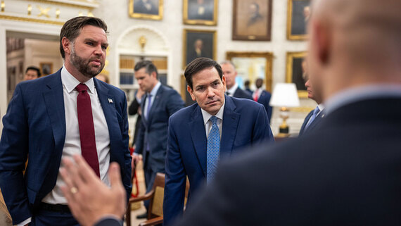 Bloomberg: США хотят от Украины принятия их плана в качестве основы переговоров - похожая новость на Toplenta