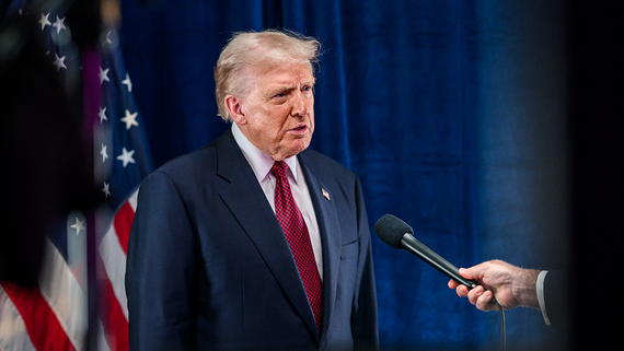 Bloomberg: Трамп планирует приехать на форум в Давосе в 2026 году - свежие новости на Toplenta