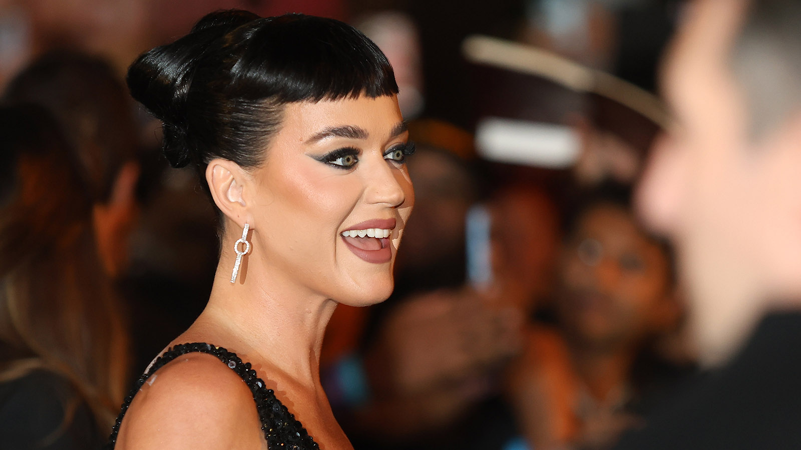 Кэти Перри выплатят компенсацию после судебной тяжбы за покупку дома у больного предпринимателя - свежие новости на Toplenta по теме она