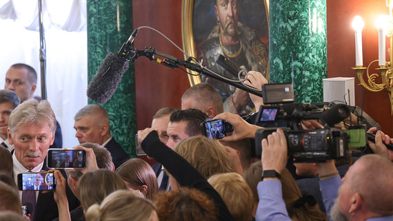 Песков: обсуждение мирного плана через СМИ некорректно - Общество на Toplenta