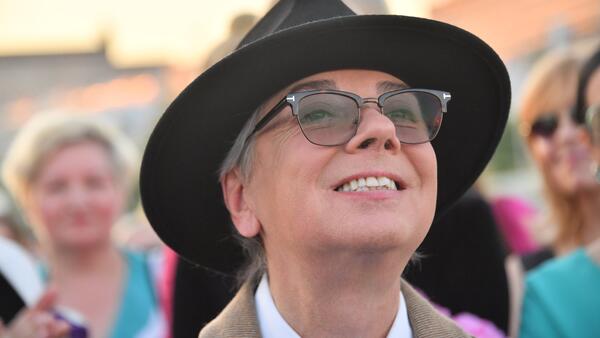 Мать модельера Юдашкина удивила молодостью на своём 80-летии - свежие новости на Toplenta по теме да