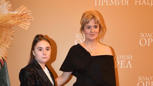 Анна Михалкова с юмором показала, как проводят время её взрослые сыновья - похожая новость на Toplenta