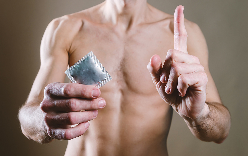 Правда ли, что нельзя пользоваться двумя презервативами сразу: чем это может обернуться - похожая новость на Toplenta