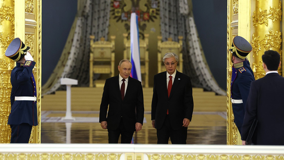 Путин: РФ рассматривает расширение поставок газа в Казахстан - Общество на Toplenta