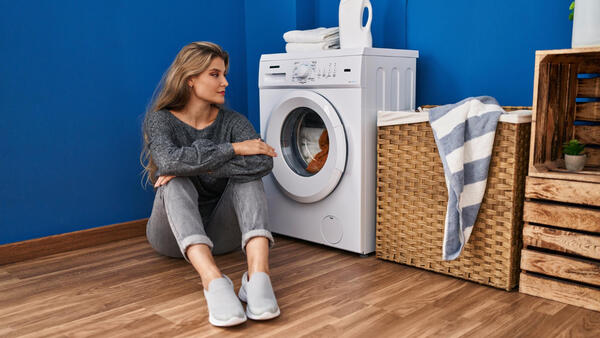 Почему не стоит оставлять дверцу стиральной машины открытой после стирки: мнение специалистов - похожая новость на Toplenta