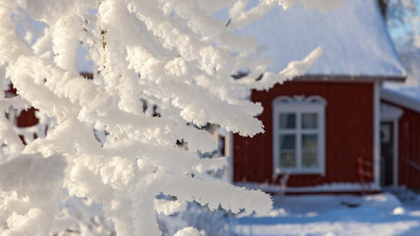 Как утеплить дачный дом для отдыха зимой — зажгите свечу и загляните на чердак - похожая новость на Toplenta