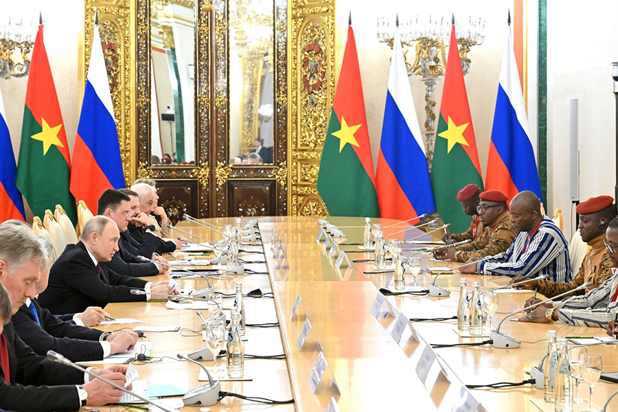 О встрече Путина с человечком в хаки… Вот и поворот? - свежие новости на Toplenta по теме африка