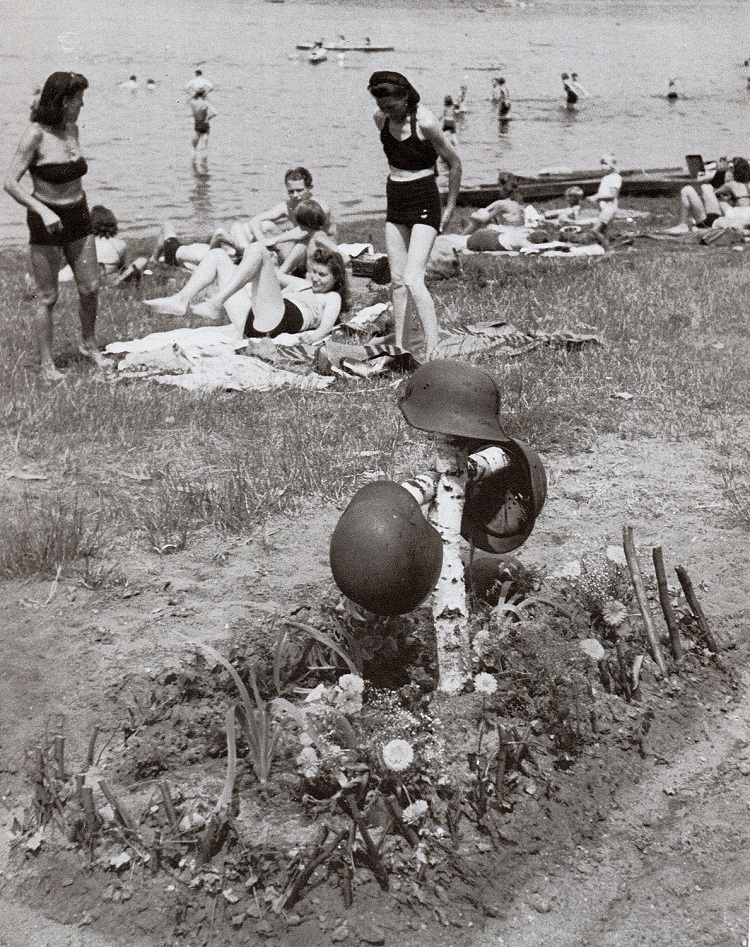 Однажды 21 июня 1941 года фюрер сидел в бункере.. - свежие новости на Toplenta по теме германия