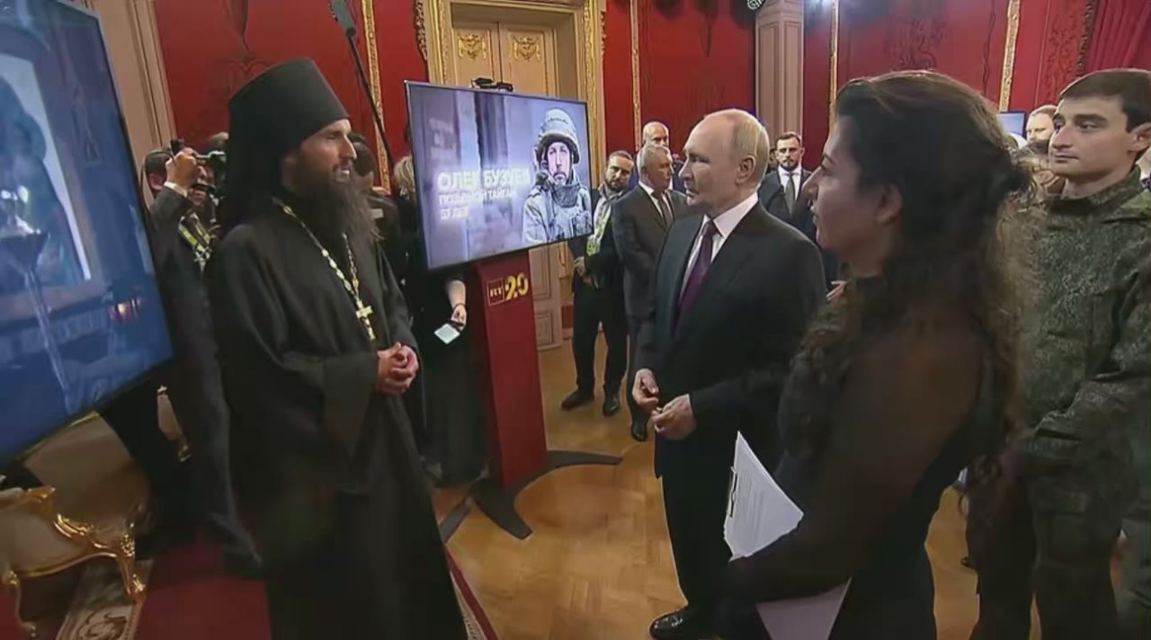 Иеромонах передал Путину пророчество монаха Зосимы: "Из Киева покатится огненная колесница, а потом  - назад" - свежие новости на Toplenta