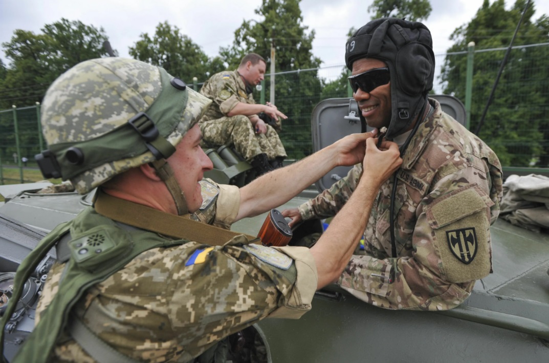 Из какой страны за Украину погибло больше всего наемников. И как украинцев приободряет Economist - а они верят - свежие новости на Toplenta