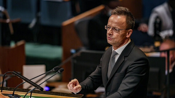 Сийярто заявил о «военном психозе» в Евросоюзе из-за финансирования Киева - Политика на Toplenta