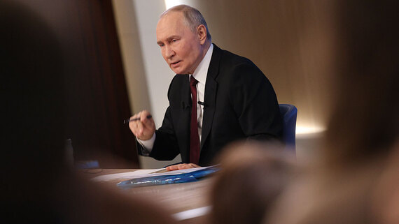 Песков призвал не бояться задавать президенту вопросы через ИИ - Политика на Toplenta