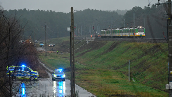 Министр обороны Польши обвинил Россию в подрыве железной дороги - свежие новости на Toplenta