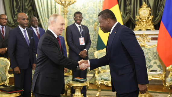 Путин встретился с премьером Того в Кремле - свежие новости на Toplenta