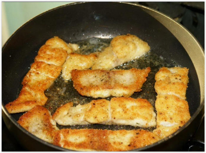 Рыбу больше не обваливаю в пшеничной муке при жарке - делюсь секретом когда она больше не прилипает и не подгорает - похожая новость на Toplenta