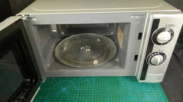 Чистим микроволновую печь до блеска, и всего лишь за 3 минуты. - свежие новости на Toplenta по теме лайфхаки саморазвития