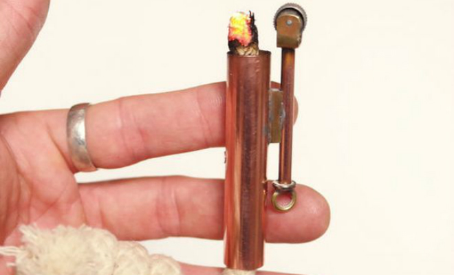 Окопной зажигалке не нужен не бензин, ни газ, а ветер только помогает гореть - свежие новости на Toplenta по теме общество