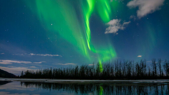 Выброс плазмы с Солнца вызвал сильнейшие полярные сияния - свежие новости на Toplenta