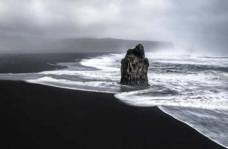 Фото дня: черный пляж Исландии - свежие новости на Toplenta