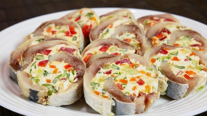 Вкусные рулеты из сельди: интересные варианты для разнообразия праздничного меню - свежие новости на Toplenta по теме Салаты