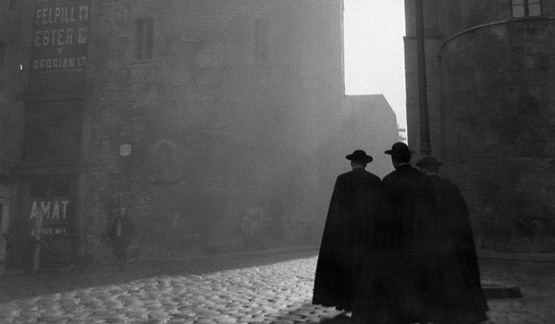 Турист купил на блошином рынке конверт, где нашел негативы от неизвестного гения - свежие новости на Toplenta по теме талан