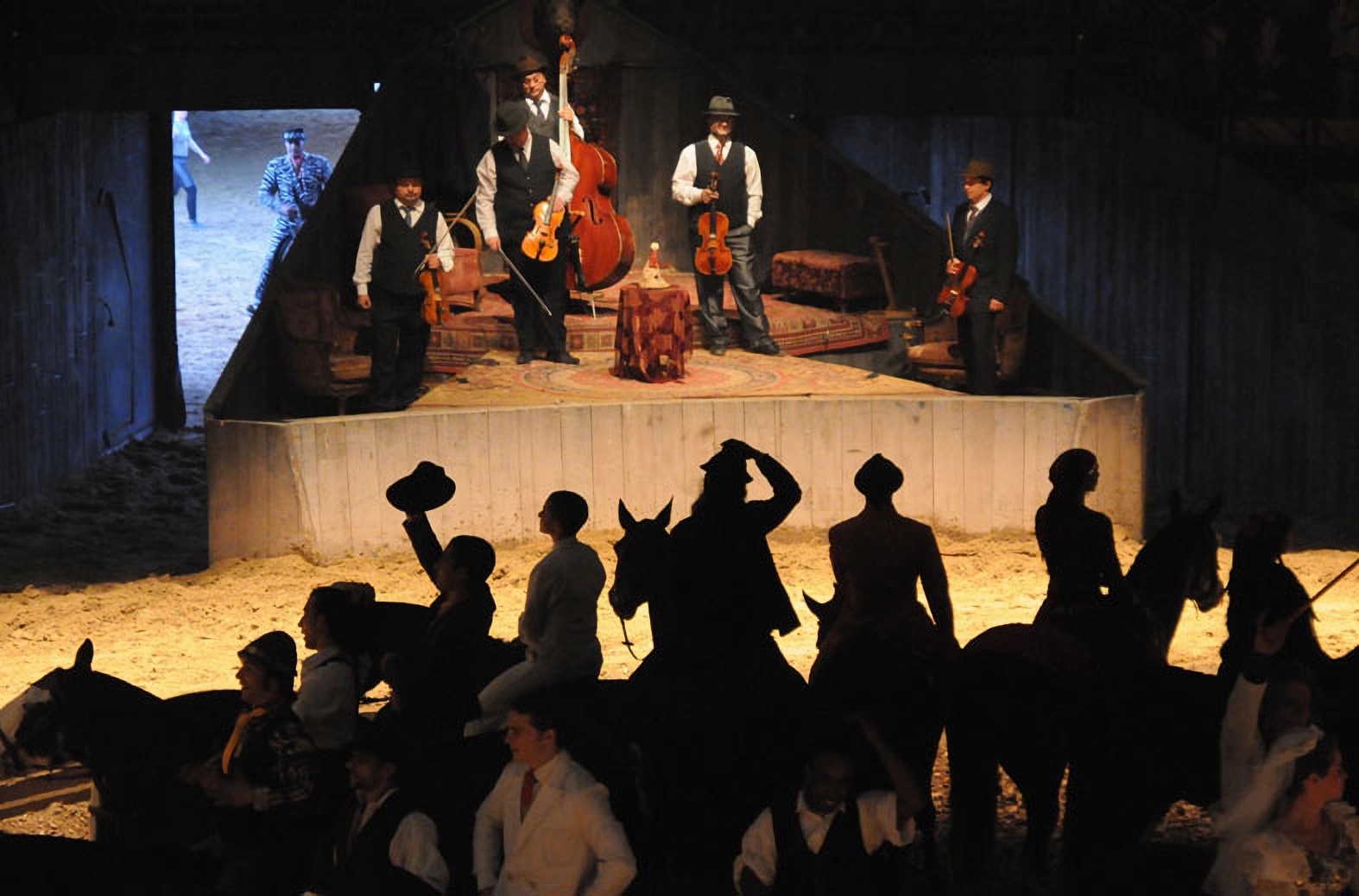 10-е годы XXI века на снимках Игоря Стомахина. 2007-2014 «Уличный театр» - свежие новости на Toplenta по теме СТО