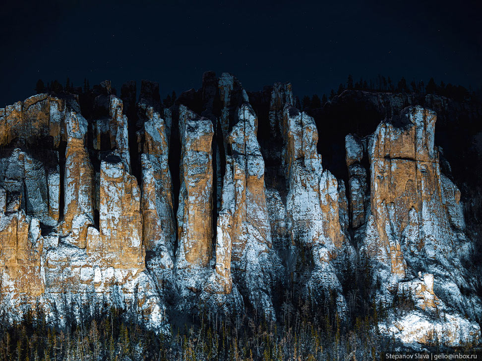 Ночная подсветка Ленских столбов в Якутии - свежие новости на Toplenta по теме Чате