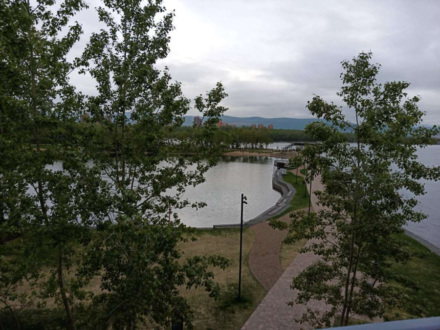 Прогулка по острову Татышев на реке Енисей прохладным весенним днём - свежие новости на Toplenta по теме Среда