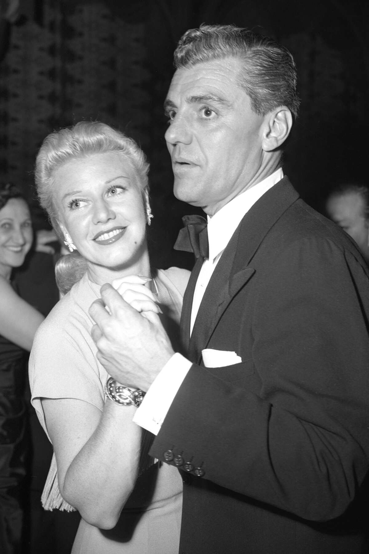 Воскресный выпуск. Грег Баутцер: Голливудский адвокат-ловелас. Часть 2 - свежие новости на Toplenta по теме История ссср