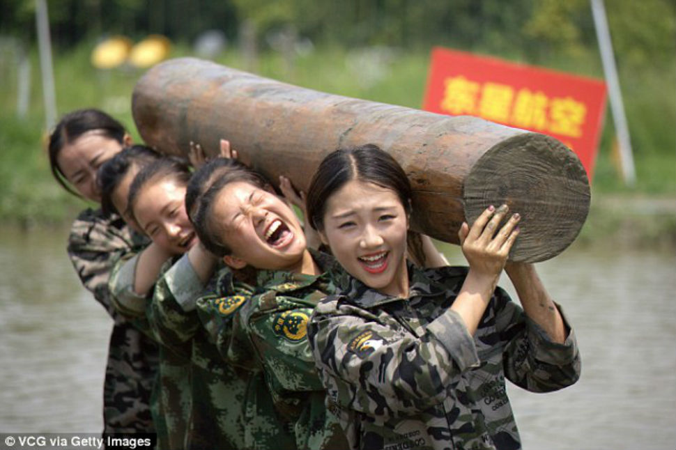 Почему с суровыми китайскими стюардессами лучше не связываться - свежие новости на Toplenta по теме Военное